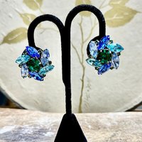 VOGUE vintage earrings, 1950s rhinestone clip earrings, clip-on prong set ocean blue green aqua silver