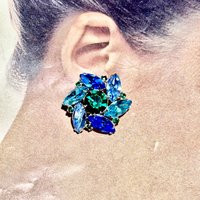 VOGUE vintage earrings, 1950s rhinestone clip earrings, clip-on prong set ocean blue green aqua silver