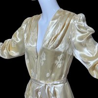 LINDA'S LOS ANGELES dressing gown, 1940s vintage shiny candlelight satin with embossed roses, 36 bust