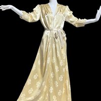 LINDA'S LOS ANGELES dressing gown, 1940s vintage shiny candlelight satin with embossed roses, 36 bust