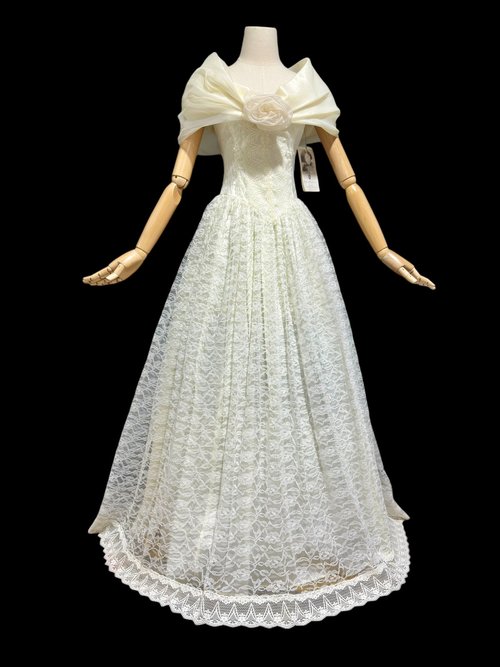 Jessica McClintock 1980s vintage wedding dress, white lace gown with organza off the shoulder wrap