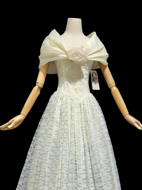 Jessica McClintock 1980s vintage wedding dress, white lace gown with organza off the shoulder wrap