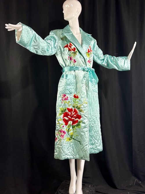 1940s vintage housecoat, blue quilted embroidered roses floral dressing gown