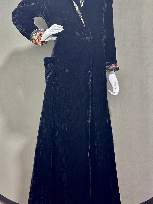 1940s vintage dressing gown robe, REVERSIBLE satin and black velvet