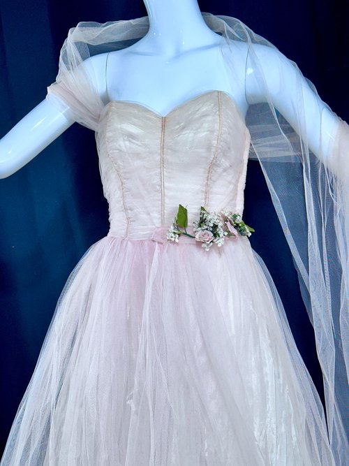 vintage 1950s prom dress, Pink tulle and flowers, cupcake meringue evening ball gown, full length gown