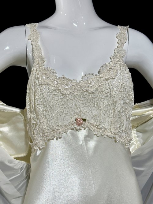 FLORA NIKROOZ vintage nightgown peignoir set