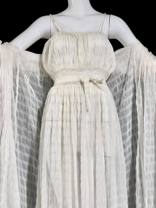 TULA vintage 1940s nightgown & robe set, white sheer tone on tone seersucker peignoir set