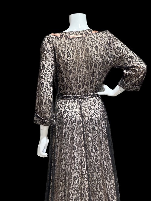 FLOBERT 1940s vintage dressing gown, black lace house dress