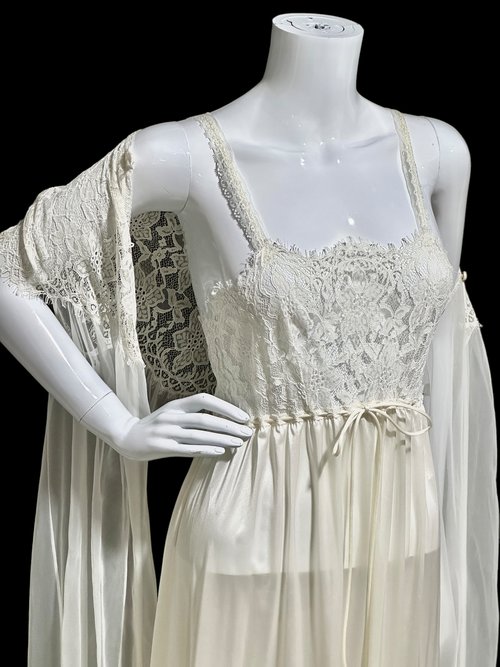 VANITY FAIR vintage 1960s Nightgown Peignoir set, white night gown and robe
