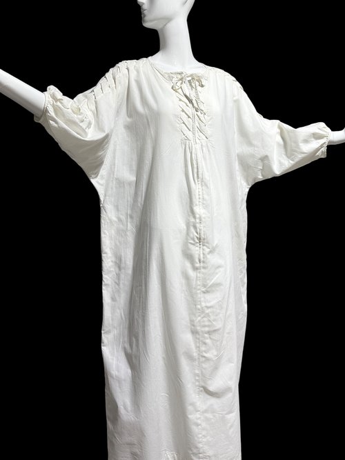 KEYLOUN vintage 1970s caftan dress, white full cut zip front Hippie Boho Dress, lattice detail