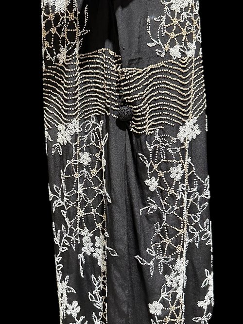 HOUSE OF ADAIR vintage 1920s dress, black and white shift beaded flapper dress