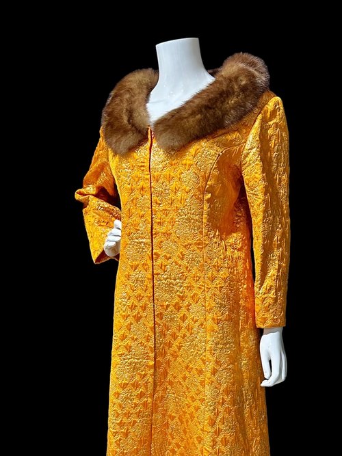 MALOUF PERFECT NEGLIGEE vintage evening dressing gown, orange gold metallic brocade shift dressing gown robe