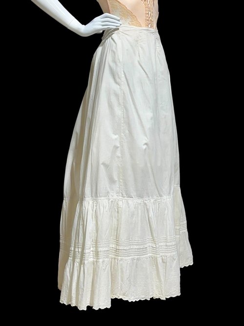 Antique Edwardian 1900s cotton maxi skirt, white pin tuck and embroidery