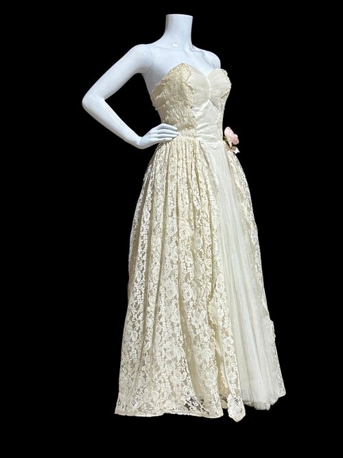 1950s vintage prom wedding dress, ivory white lace and tulle cupcake evening gown, shelf bust ball gown, 33 bust