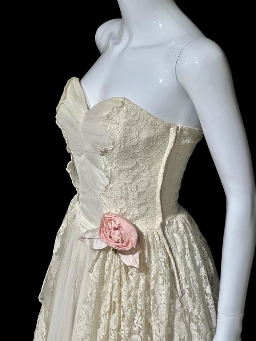 1950s vintage prom wedding dress, ivory white lace and tulle cupcake evening gown, shelf bust ball gown, 33 bust