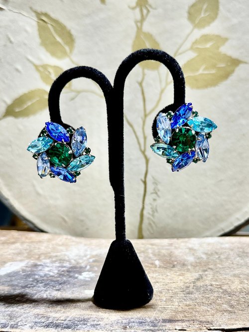 VOGUE vintage earrings, 1950s rhinestone clip earrings, clip-on prong set ocean blue green aqua silver