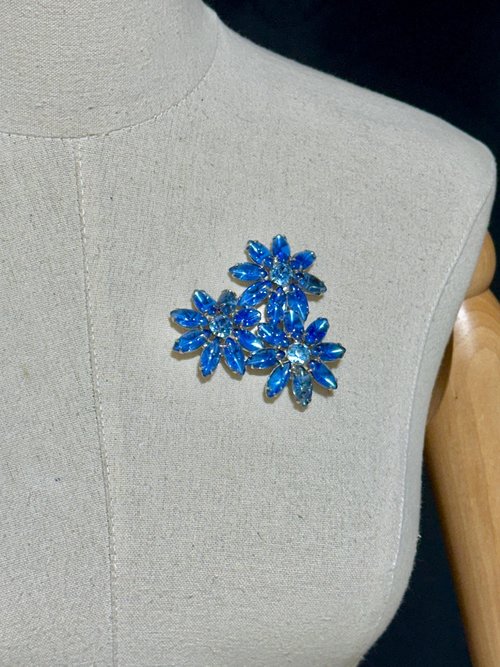 1950s vintage flower brooch pin, blue rhinestone jelly belly large flower trio for lapel hat or scarf