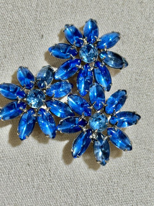 1950s vintage flower brooch pin, blue rhinestone jelly belly large flower trio for lapel hat or scarf