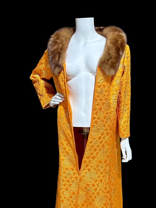 MALOUF PERFECT NEGLIGEE vintage evening dressing gown, orange gold metallic brocade shift dressing gown robe