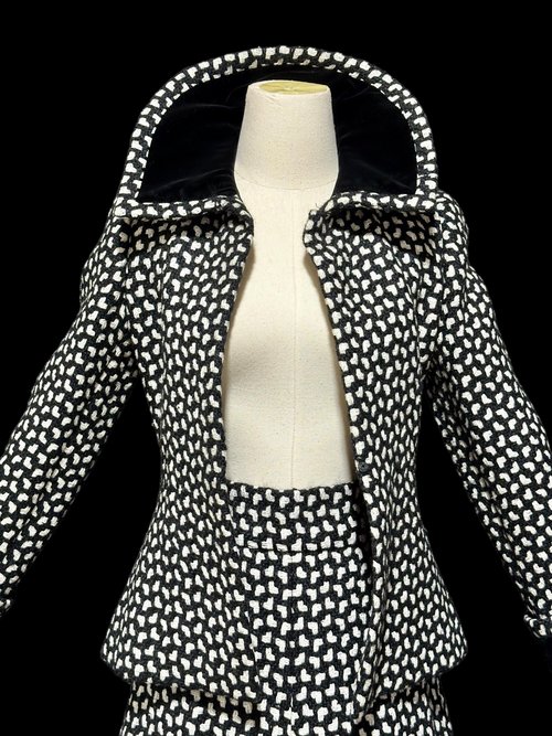 ARNOLD SCAASI COUTURE vintage suit, 1970s jacket skirt set, business suit, Black white houndstooth