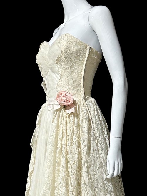 1950s vintage prom wedding dress, ivory white lace and tulle cupcake evening gown, shelf bust ball gown, 33 bust