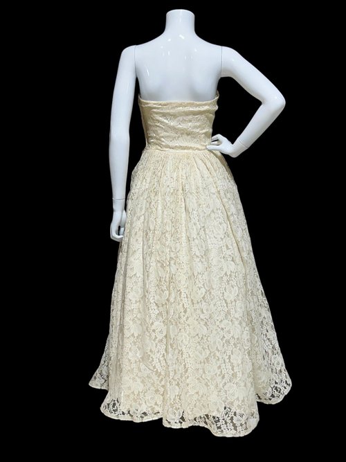 1950s vintage prom wedding dress, ivory white lace and tulle cupcake evening gown, shelf bust ball gown, 33 bust