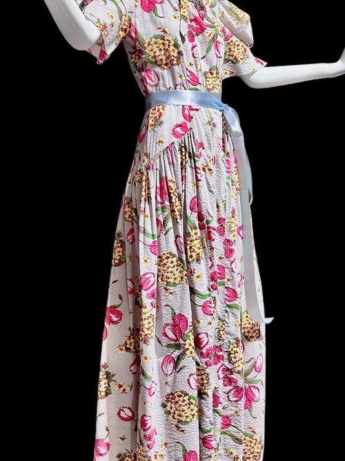 1940s vintage waffled cotton floral day dress, blue pink yellow green tulips and hydrangeas