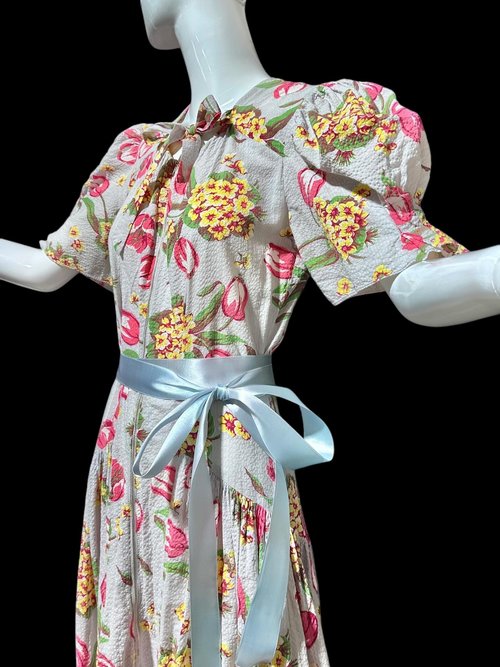 1940s vintage waffled cotton floral day dress, blue pink yellow green tulips and hydrangeas