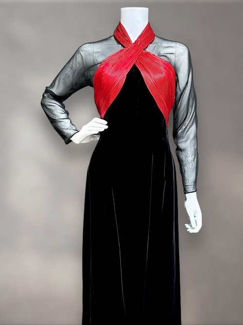 OSCAR de la RENTA Miss O, Neiman Marcus 1980s vintage evening dress, Red silk and Black velvet