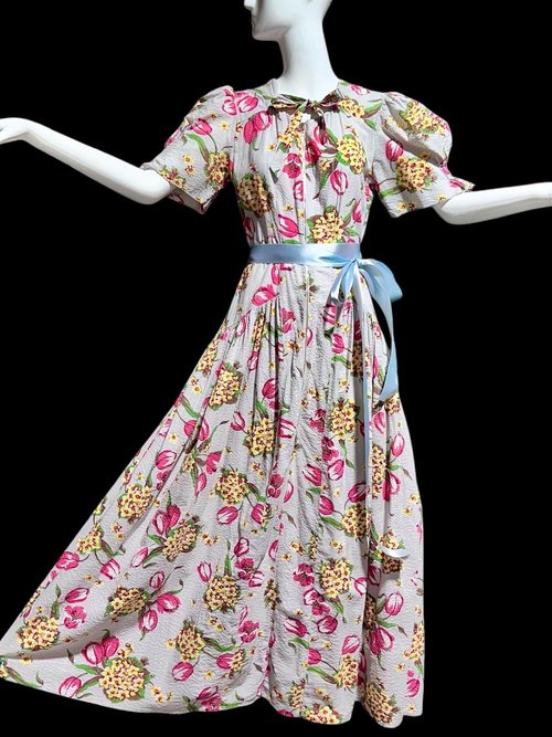 1940s vintage waffled cotton floral day dress, blue pink yellow green tulips and hydrangeas