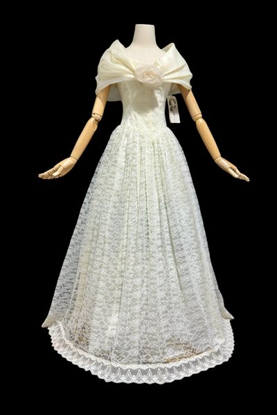 Jessica McClintock 1980s vintage wedding dress, white lace gown with organza off the shoulder wrap