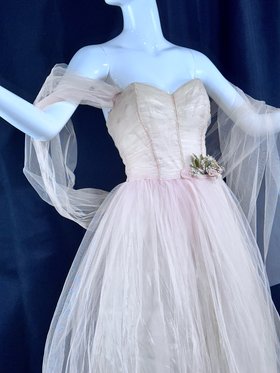 vintage 1950s prom dress, Pink tulle and flowers, cupcake meringue evening ball gown, full length gown