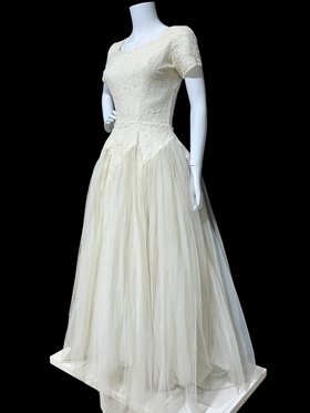 1950s wedding dress, vintage 50s white cupcake full length bridal ball gown with full skirt