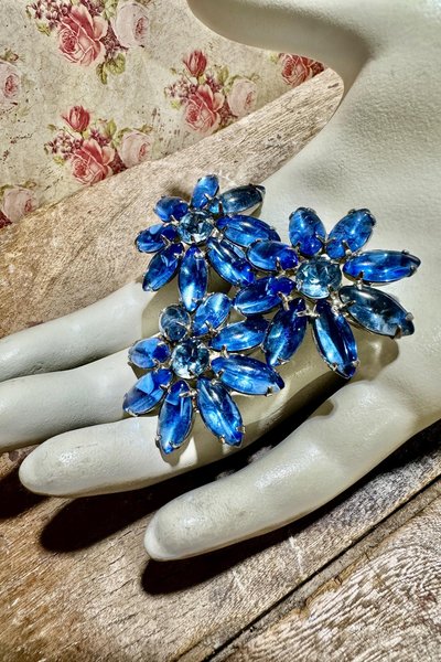 1950s vintage flower brooch pin, blue rhinestone jelly belly large flower trio for lapel hat or scarf